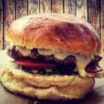 Burger italien mozzarella et pesto maison